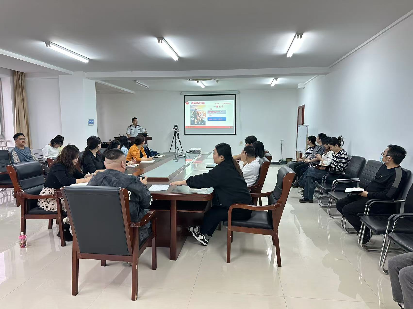 護航企業(yè)安全穩(wěn)定，攜手共創(chuàng)美好未來